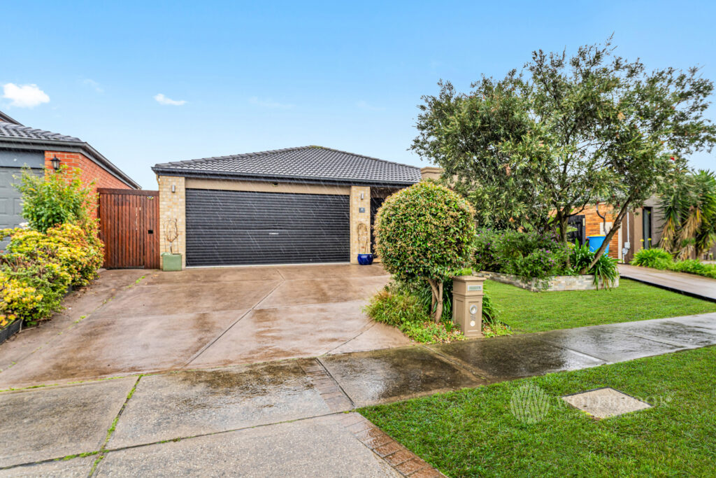 15 Osmington Circle